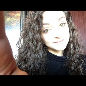 Meet your Posher, Hannah